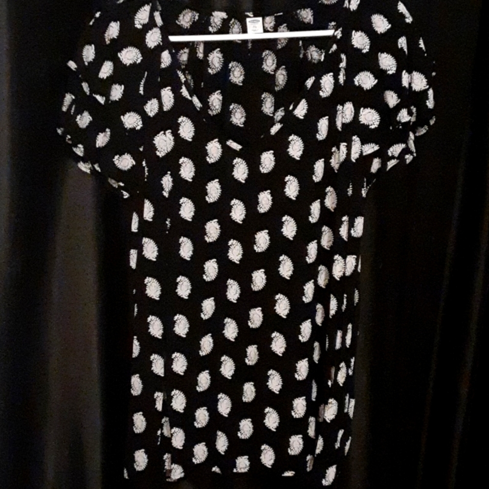 Old Navy Womens Top, XL, Black and white